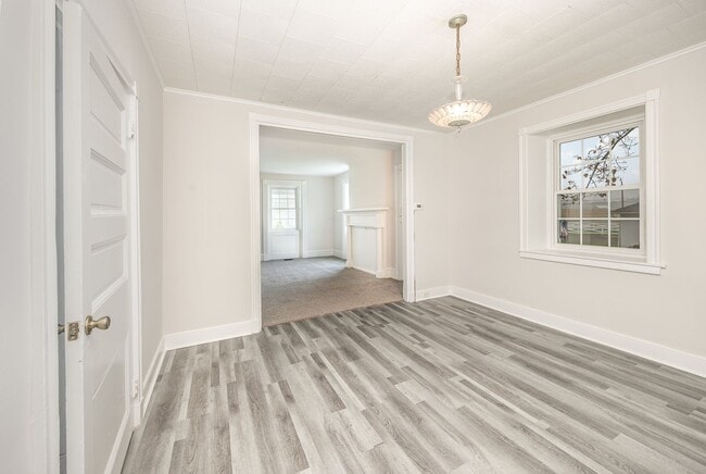 Building Photo - Beautiful updated 3/4 bedroom farmhouse