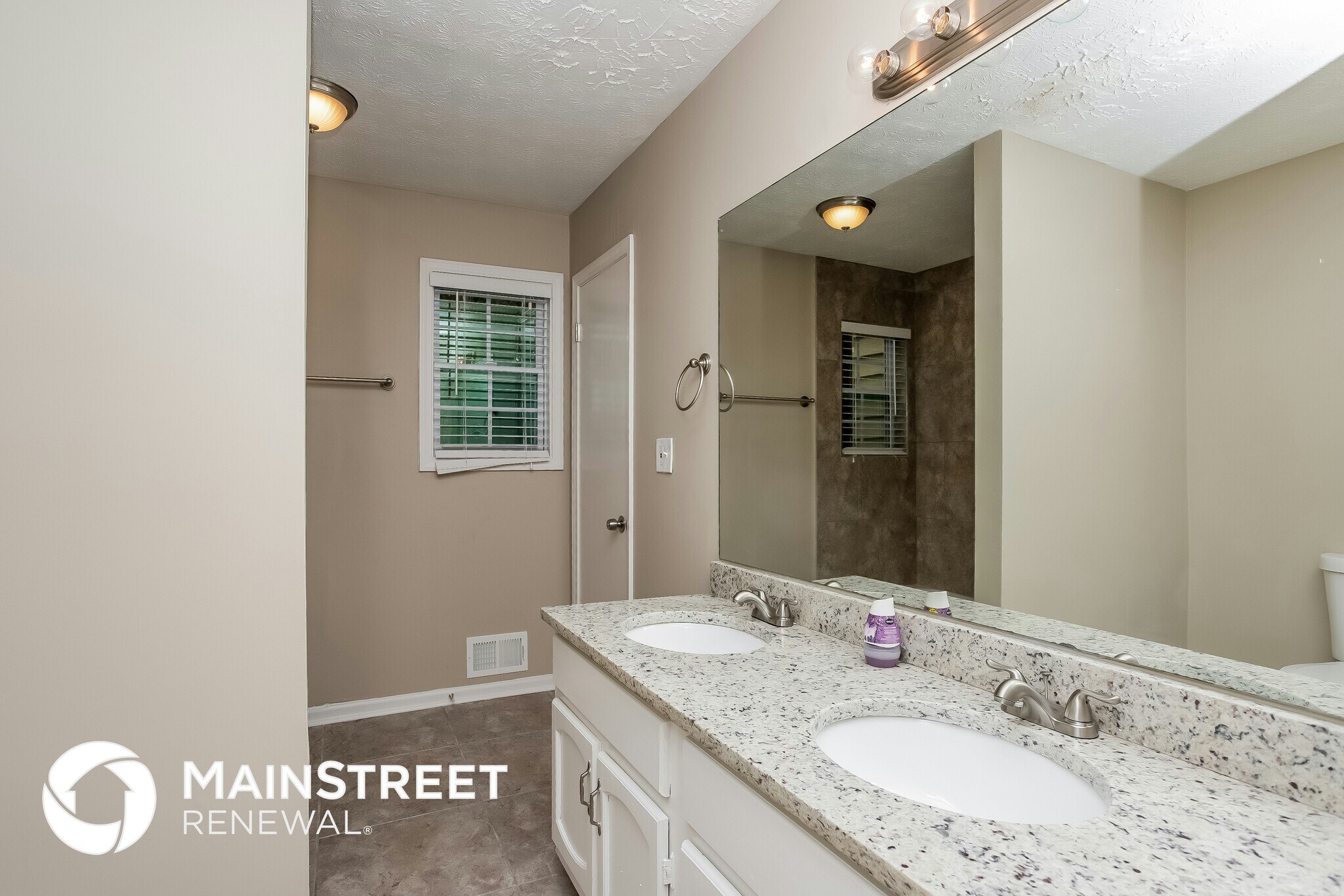 Building Photo - 3851 Sundowner Ct SE