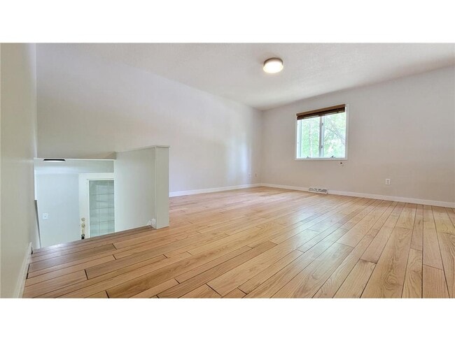 Building Photo - 512 Nelson Ct