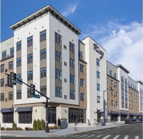 Building Photo - 100 Union St