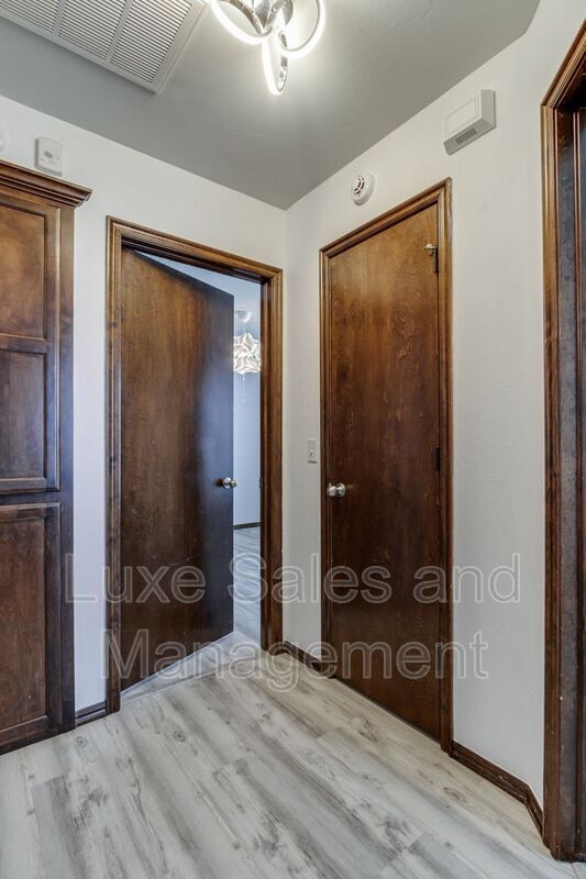 Building Photo - 1174 Misty Dr NW