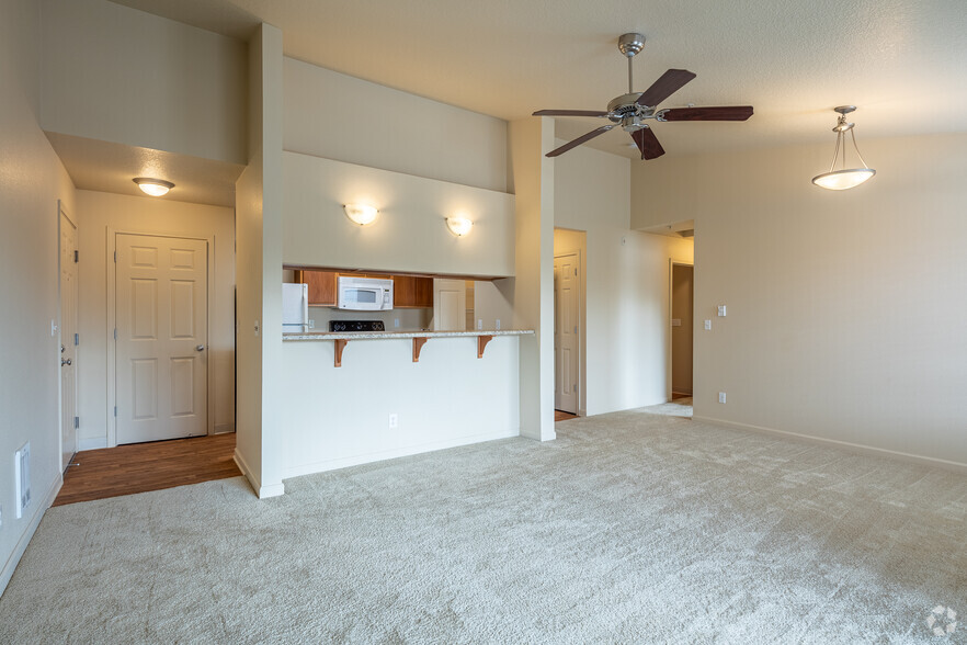 1BR 1BA - 740SF - Hawks Ridge Apartments