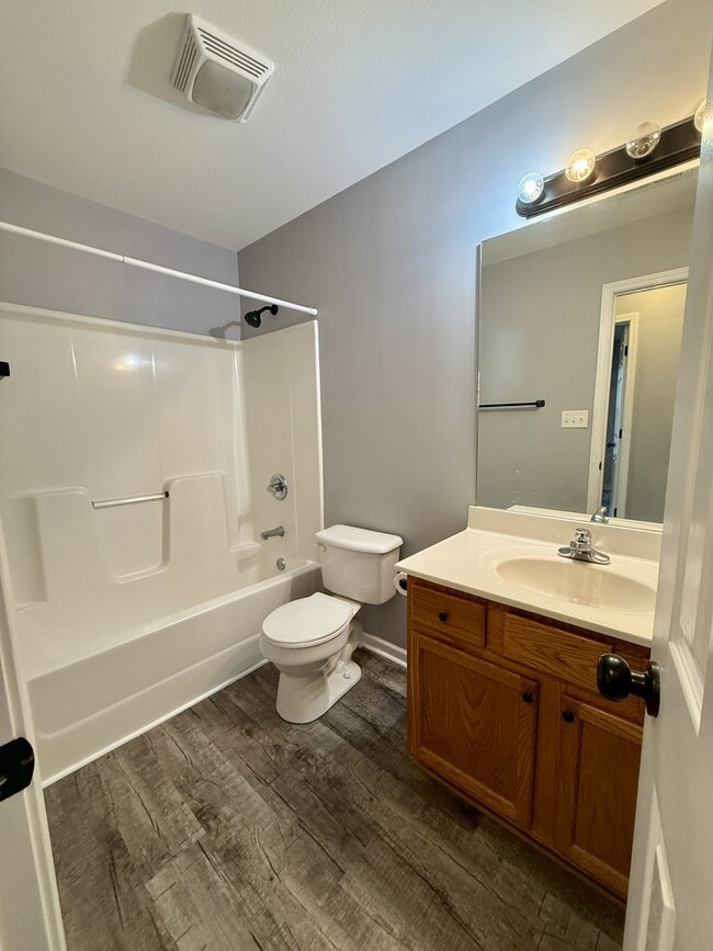 Building Photo - 5264 Blue Star Dr