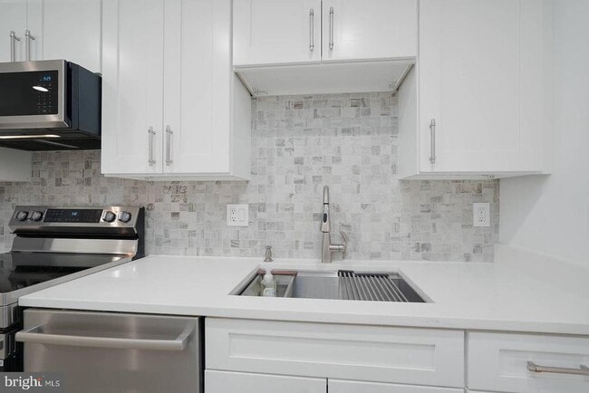 Building Photo - 10246 Arizona Cir