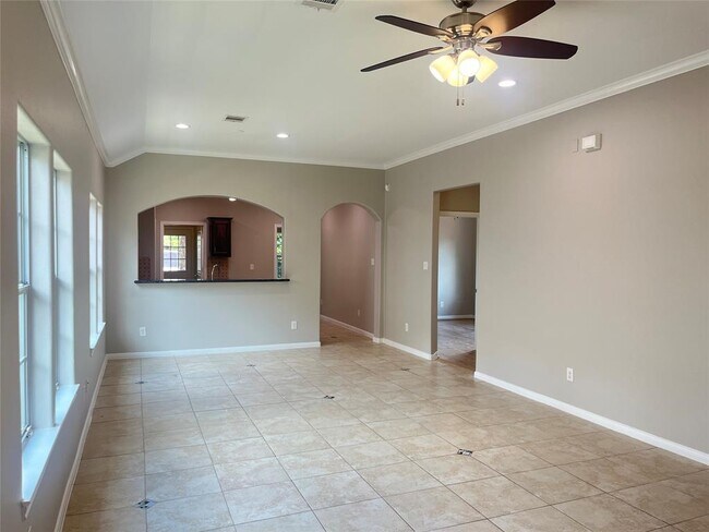 Primary Photo - 6430 Skyview Dr