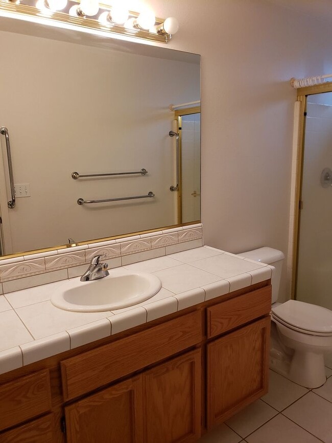 Building Photo - 881 Cally Ct