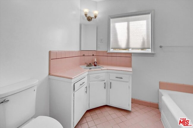 Building Photo - 7022 Cantaloupe Ave