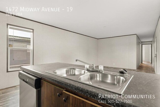 Building Photo - 1472 Midway Ave