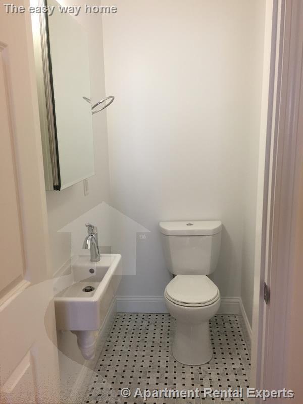 Building Photo - 65 Langdon St