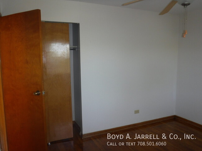 Building Photo - Immediate Occupancy, one bedroom