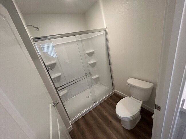 Building Photo - BRAND NEW 3 Bedroom Home for Rent in Redding CA