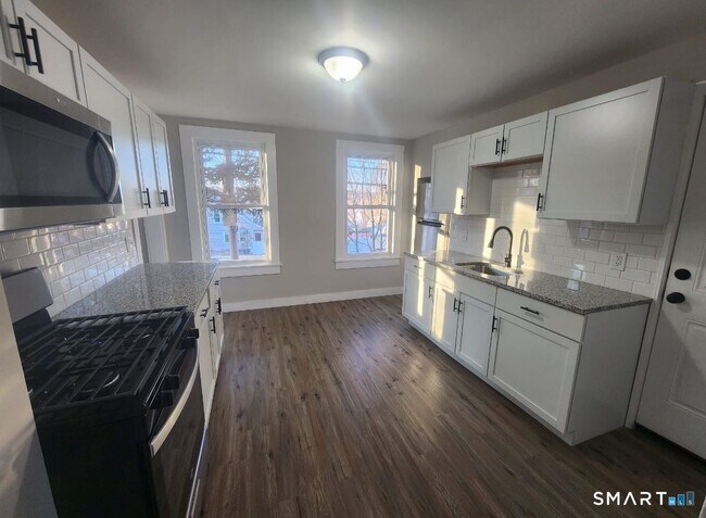 Building Photo - 282 Ward St