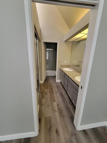 En-suite - 24514 McBean Pky