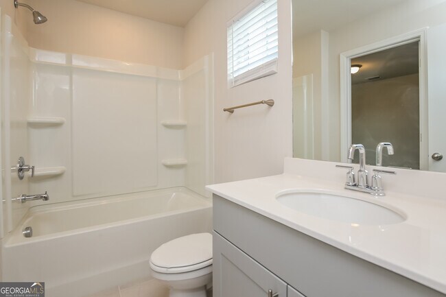 Building Photo - 1347 Sunny Lk Dr