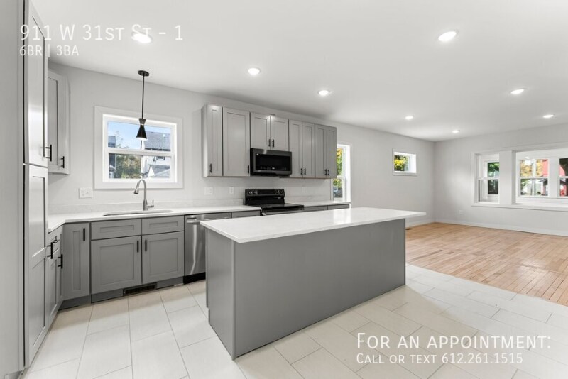 Building Photo - 911 W 31st St