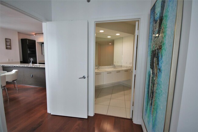 Building Photo - 500 Brickell Ave