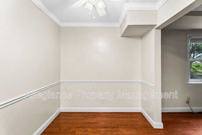 Building Photo - 922 S Washington St