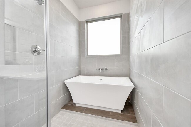 Building Photo - 8006 Cypress Poplar Ct