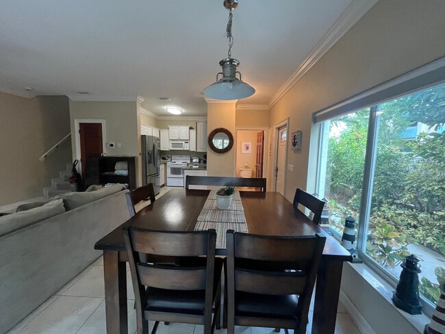 Building Photo - 1948 NE 2nd St