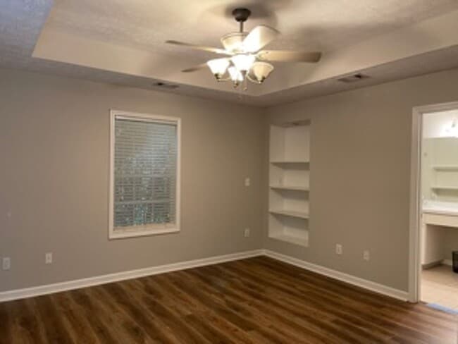 Building Photo - 2705 Cunningham Ct