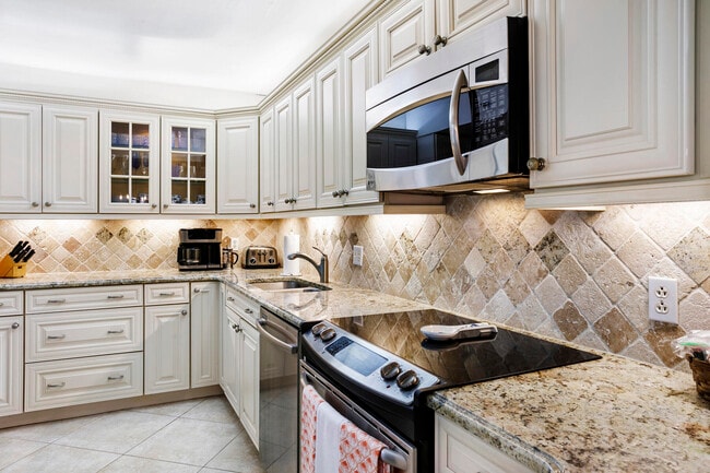 Building Photo - 300 Ocean Trail Way