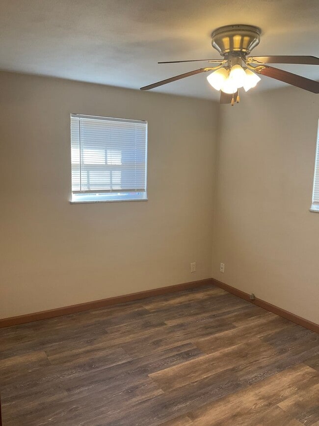 Building Photo - 111 Winthrop Dr