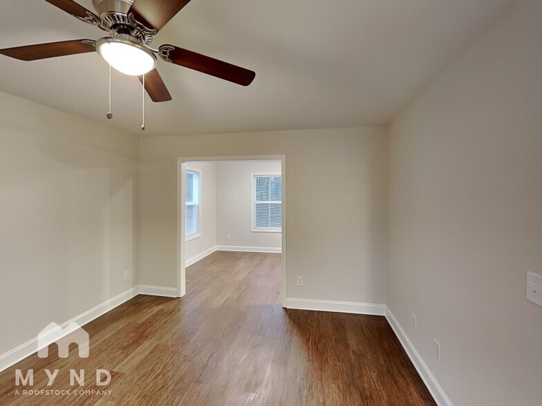 Building Photo - 561 Westside Cir