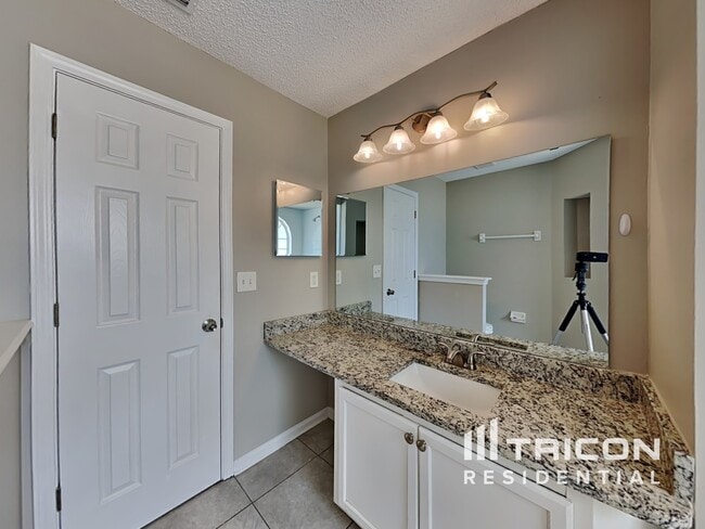 Building Photo - 3088 Seth Dr