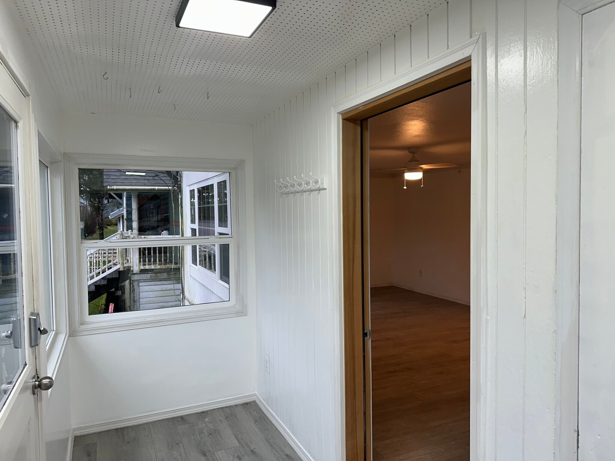 Building Photo - 1160 Park Ave