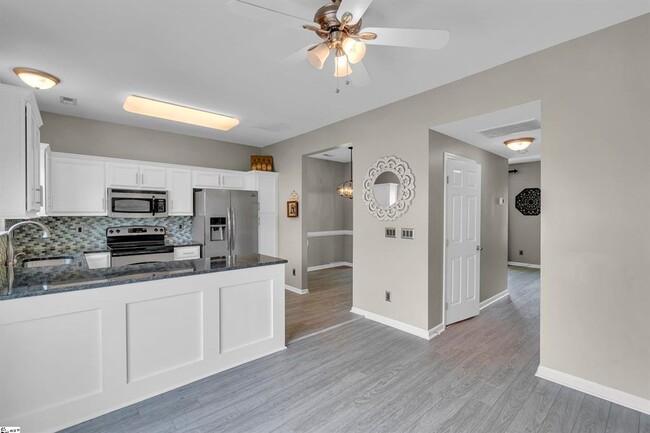 Building Photo - Mauldin, 3BD/2.5BA. 1610SF