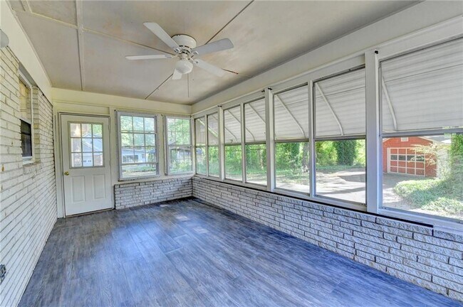 Building Photo - 2628 Whitehurst Dr