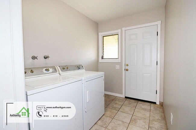 Building Photo - 3773 Ricardo Ave