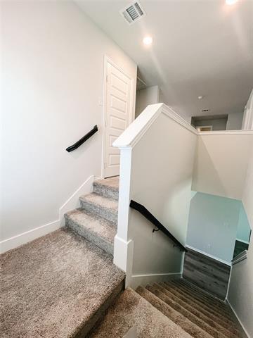 Building Photo - 529 Meadow Run Dr