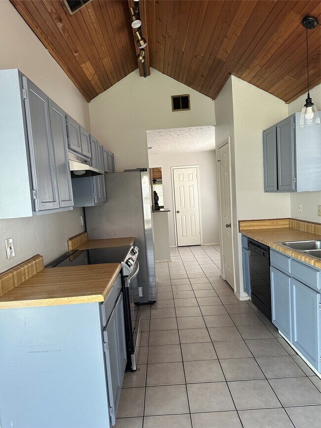 Building Photo - 10510 Clear Cove Ln