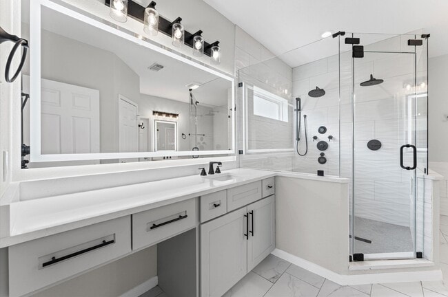 Building Photo - 13402 Great Creek Dr