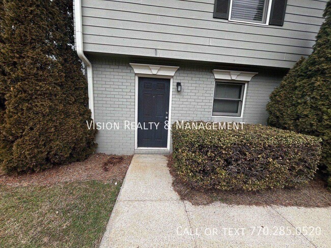 Building Photo - Hidden Creek