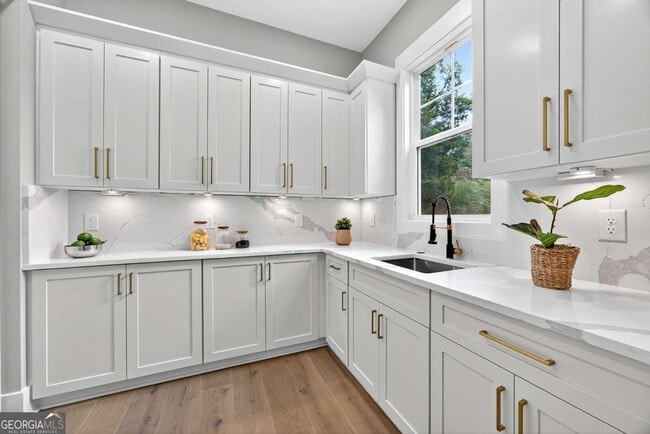 Building Photo - 6651 Malvin Dr