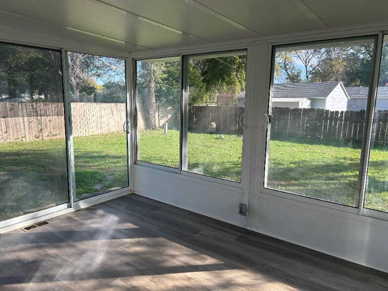 Building Photo - 322 Ranger Ave