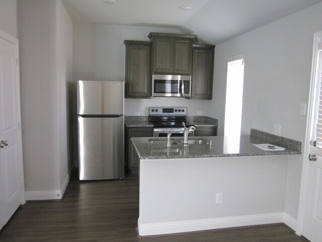 Building Photo - 1420 Warringwood Dr