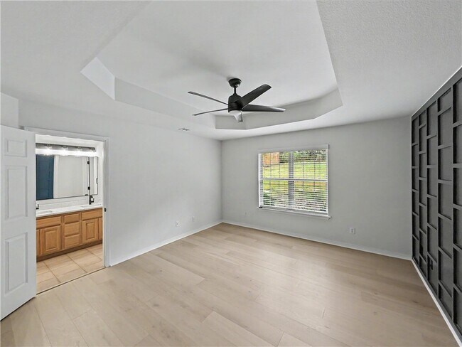 Building Photo - 11 Ettington Dr