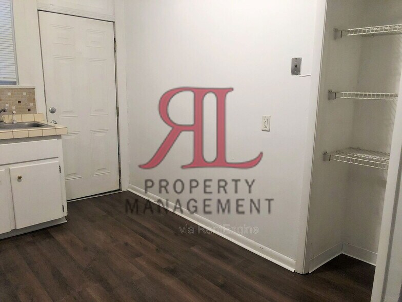 Building Photo - 346 Stewart Ave