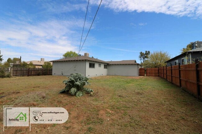 Building Photo - 1378 Aspen Dr