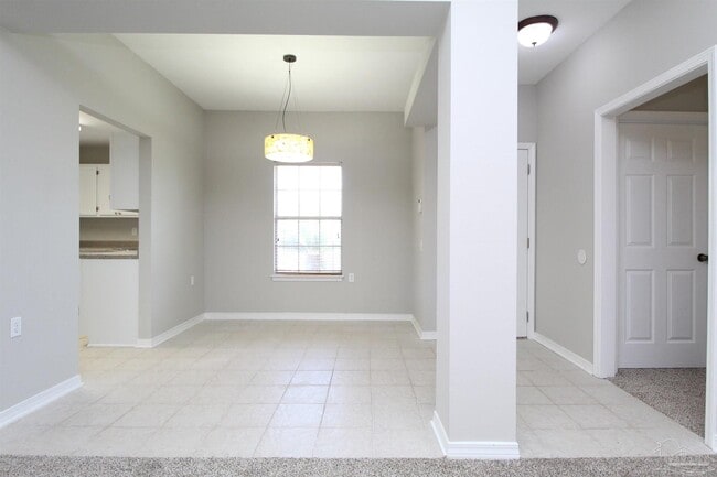 Building Photo - 701 Thornwood Pl
