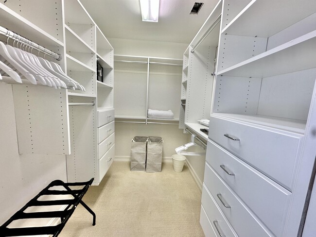 Building Photo - 798 107th Ave N