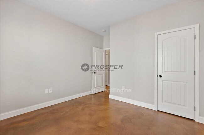 Building Photo - 110 Raeburn Way