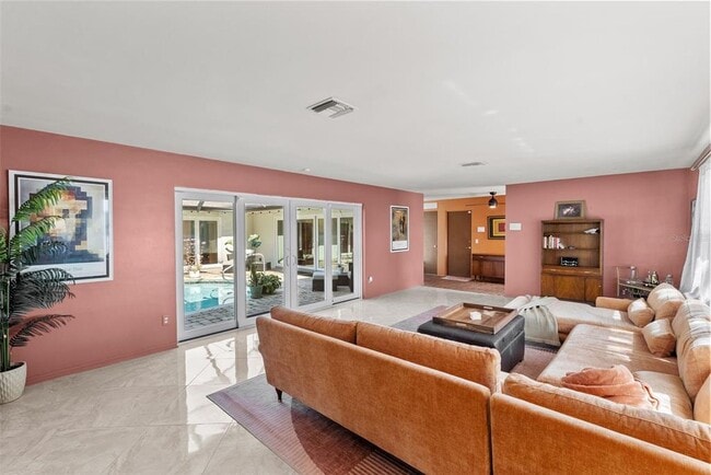 Building Photo - 1191 87th Ave N