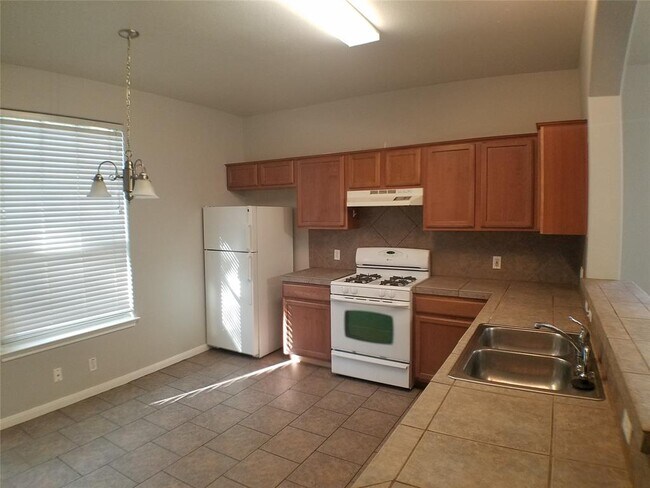 Building Photo - 2502 Allred Dr