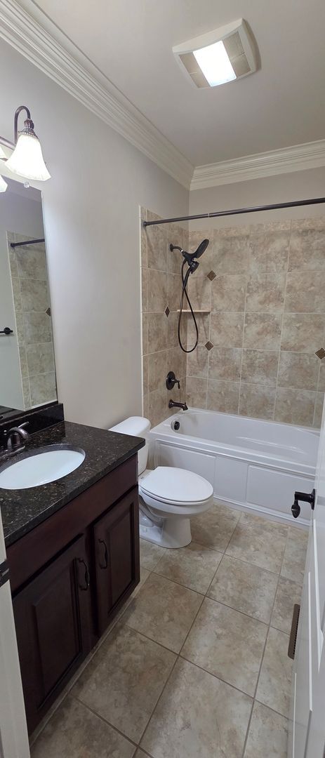 Building Photo - Beautiful Home with a full in law suite in Lewisville