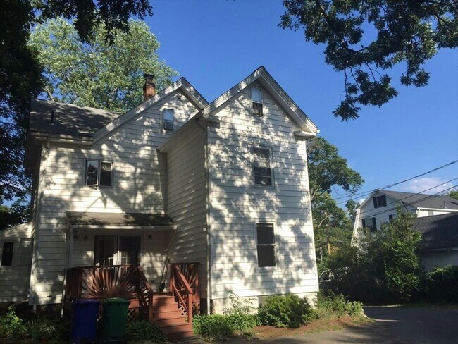 Building Photo - 87 Freeman St