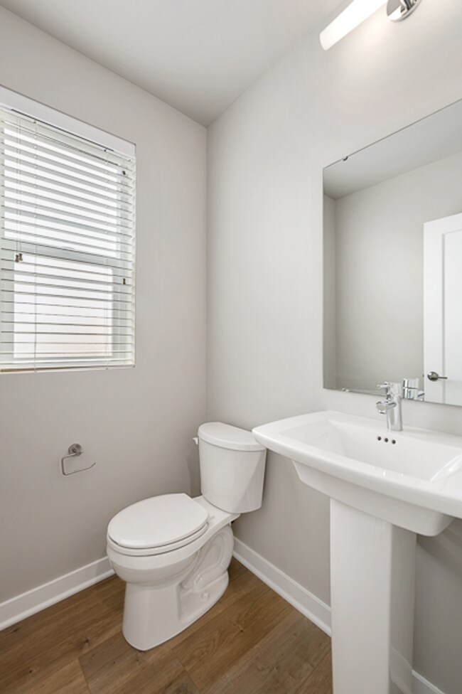 Building Photo - NEW PRICE! 4 Bedroom Townhome with Office ...